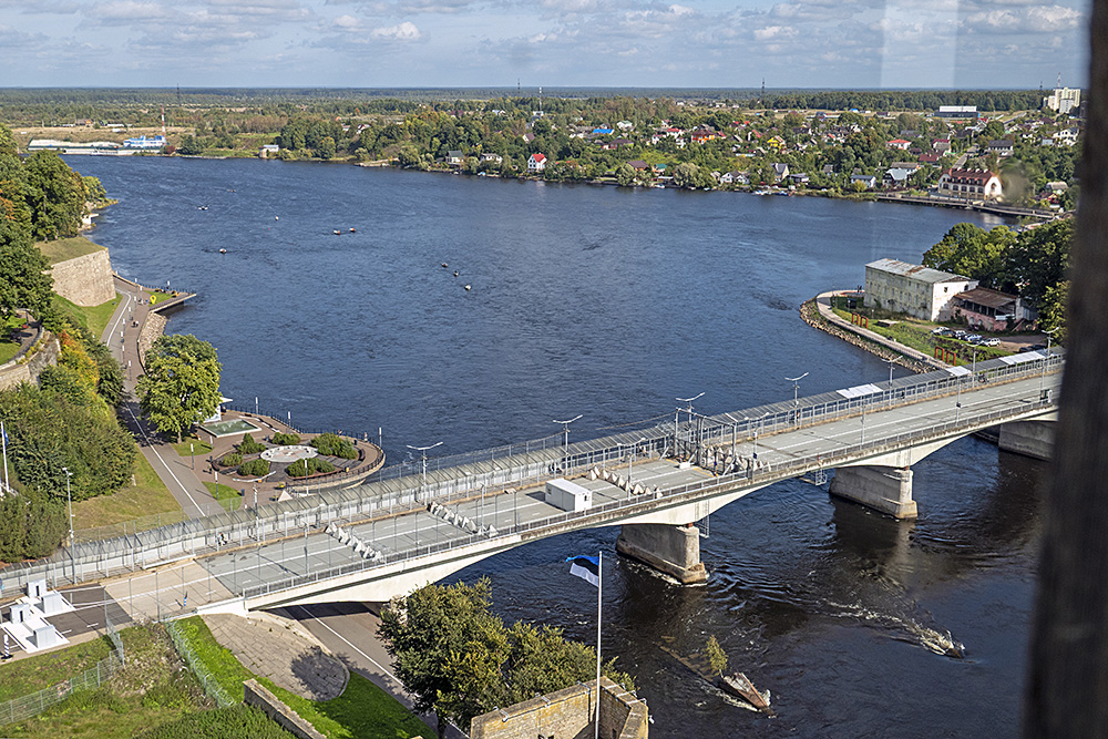 Narvajoen silta Viron ja Venäjän välillä